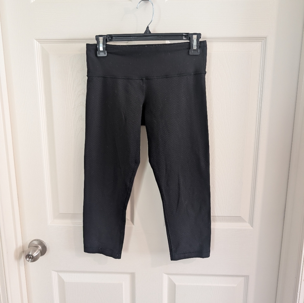 Lululemon Black Cropped Leggings Size 6